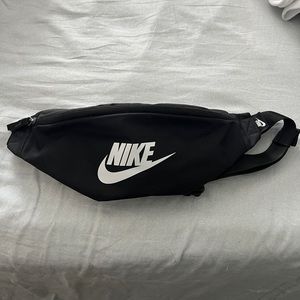 Nike Heritage Waist Pack
